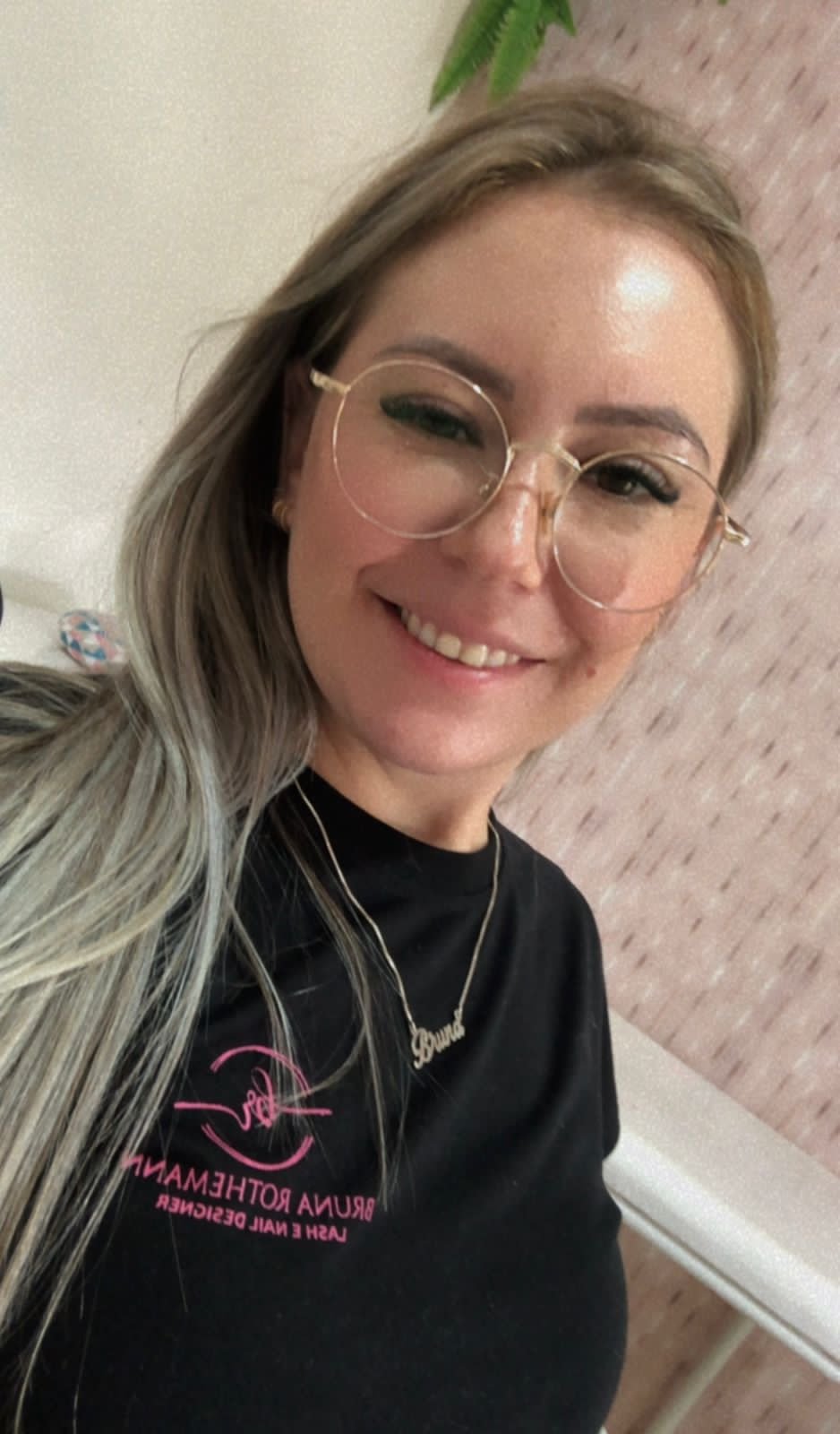 De sonho de menina a profissional de destaque: a trajetória inspiradora de Bruna Rothemann no universo da beleza