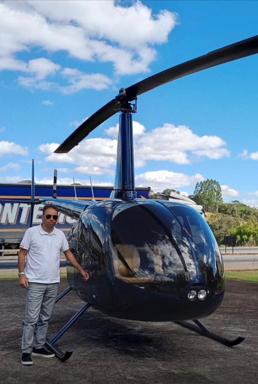 Robert Geraldo no Imperial Aplausos 2026 troféu Zacarias