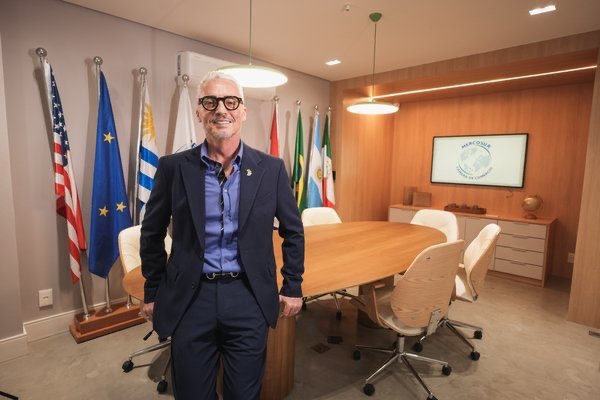 A Arte de Edificar Pontes Globais: Anthony Toffoli e a Diplomacia que Conecta Mercados, Culturas e Pessoas