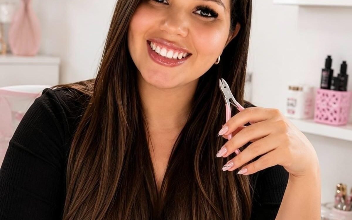 A Alquimia do Recomeço: A Jornada de uma Nail Designer que Transformou Dor em Propósito