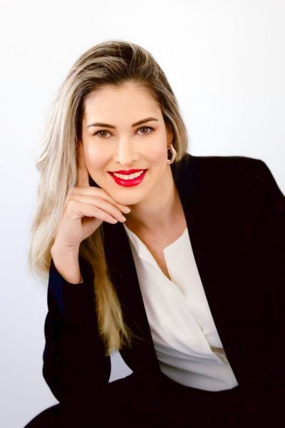 A Estética do Recomeço: Cleia Couto e a  Arte de Redesenhar a Autoestima  Através do Posicionamento e da Beleza  Coreana