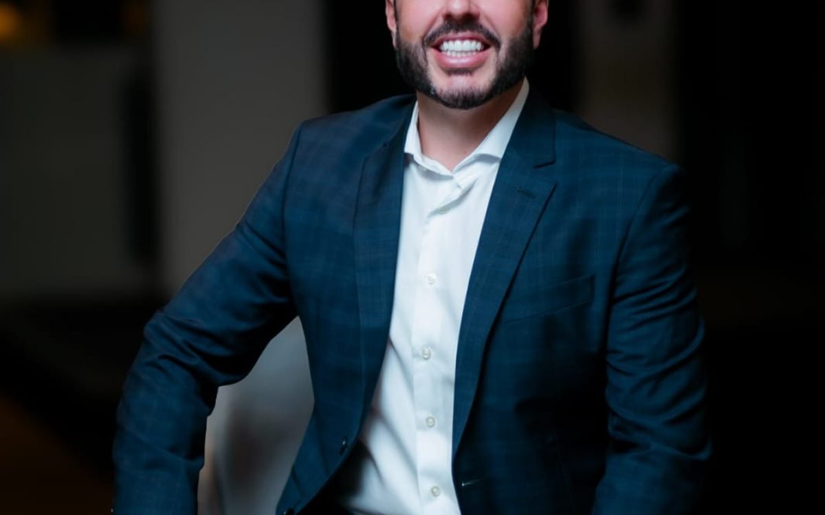 A Arquitetura do Impacto Urbano: Leandro Coradini e a Engenharia de Empreendimentos Temáticos Globais