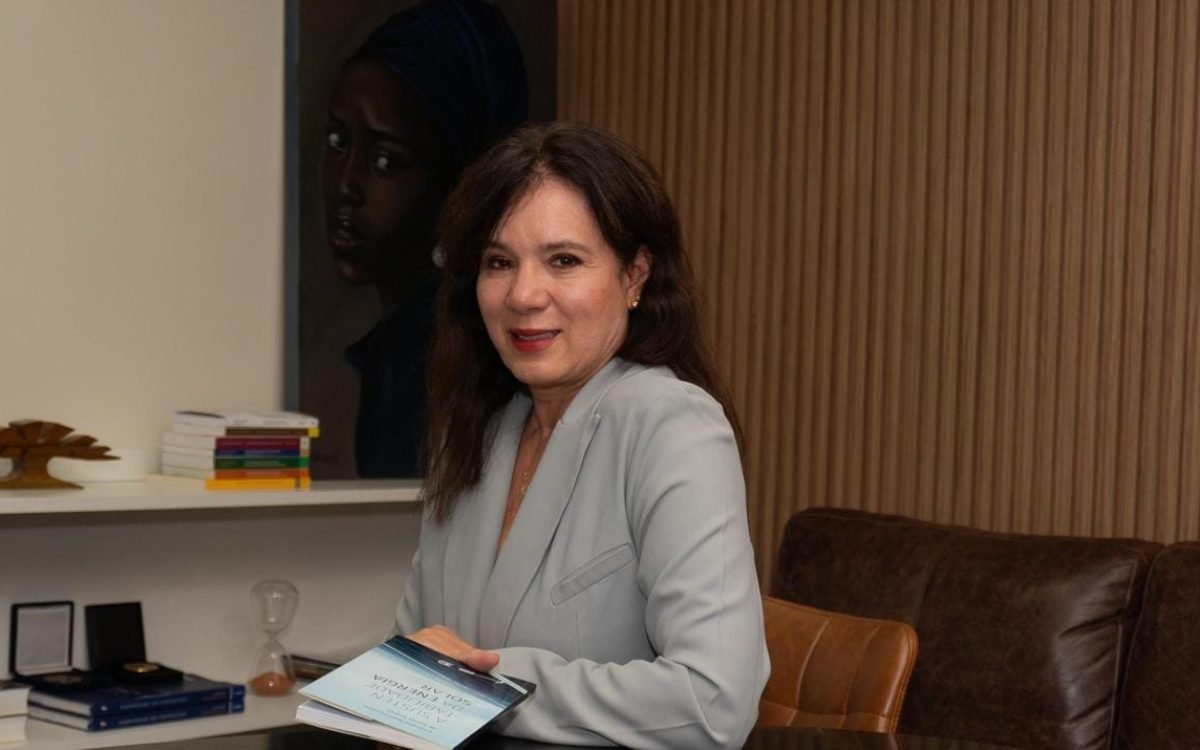 Arte da Transição Sustentável: Cristiana Nepomuceno Transforma Ciência, Direito e Negociação em Soluções Globais